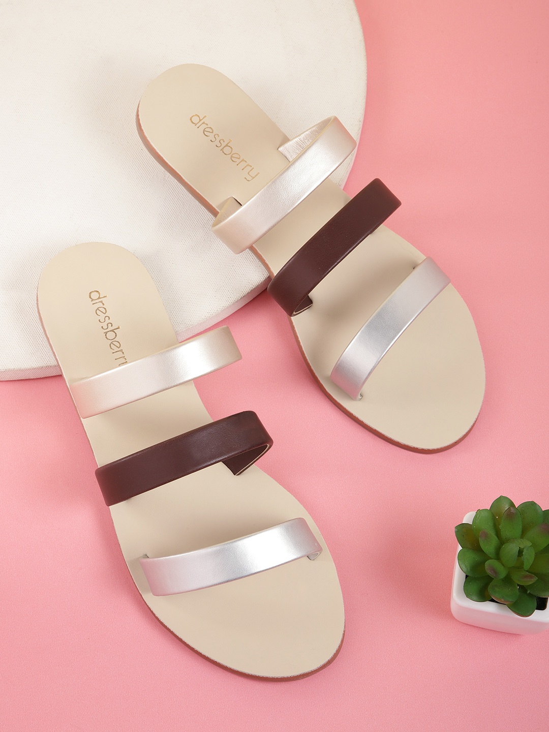 

DressBerry Women Gold-Toned & Silver-Toned Strappy Open Toe Flats