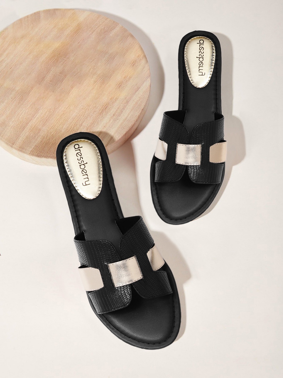 

DressBerry Women Black & Gold-Toned Textured Striped Open Toe Flats