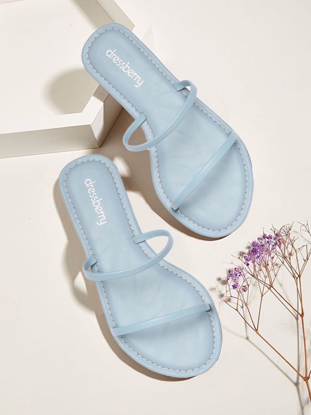 

DressBerry Women Blue Solid One Toe Flats