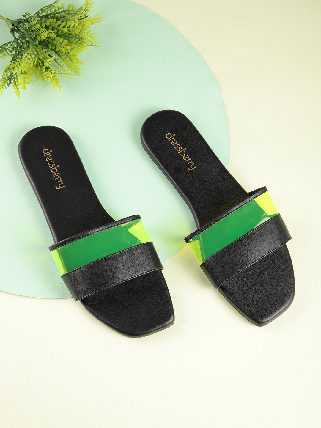 

DressBerry Women Black & Green Colourblocked Open Toe Flats