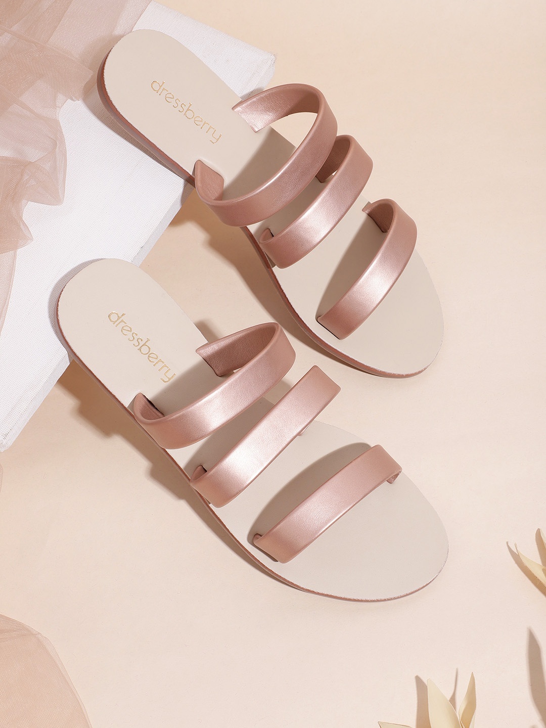 

DressBerry Women Rose Gold-Toned Solid Open Toe Flats