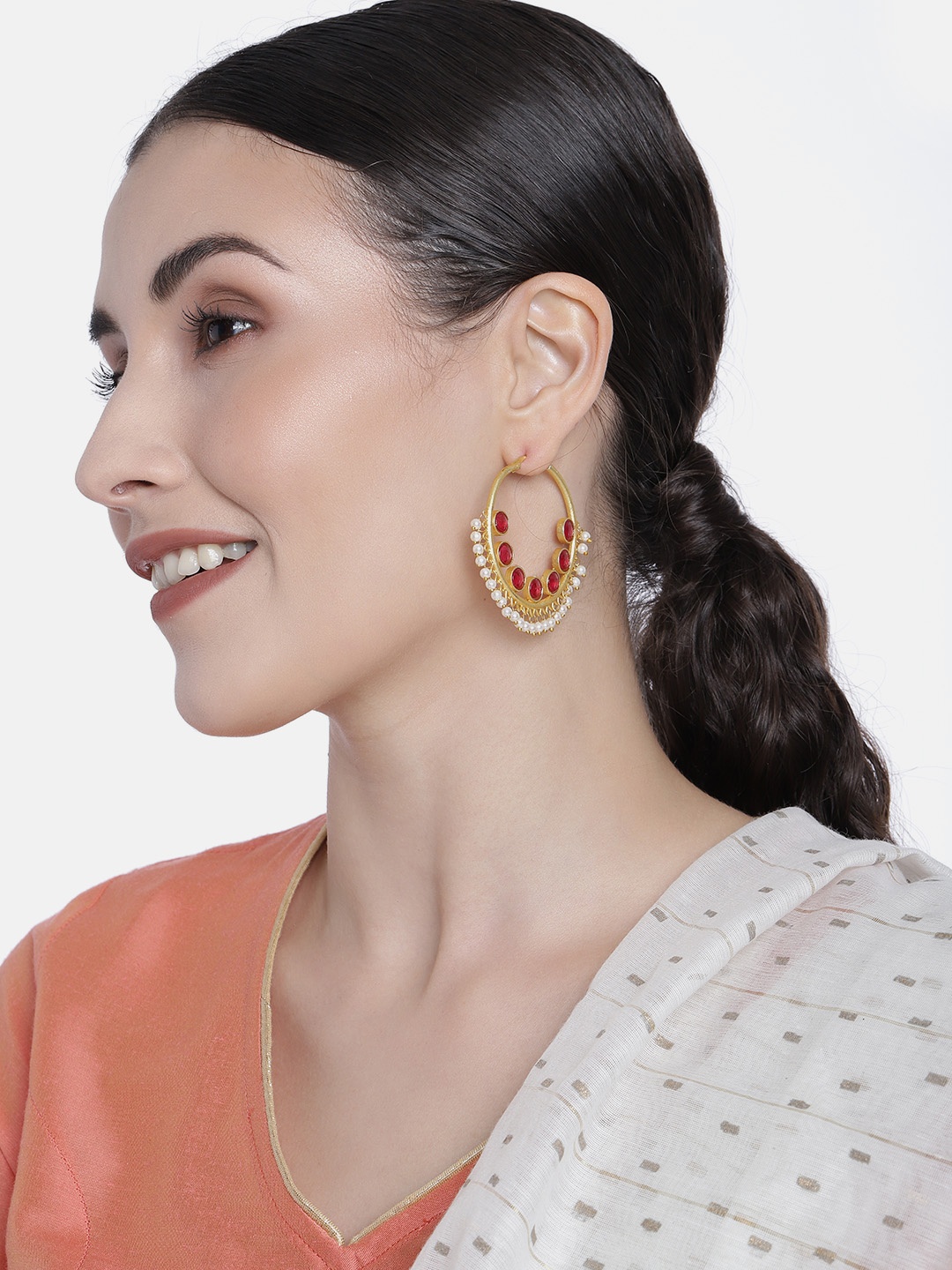 

Peora Magenta & White Gold-Plated Pearls Embellished Hoop Earrings