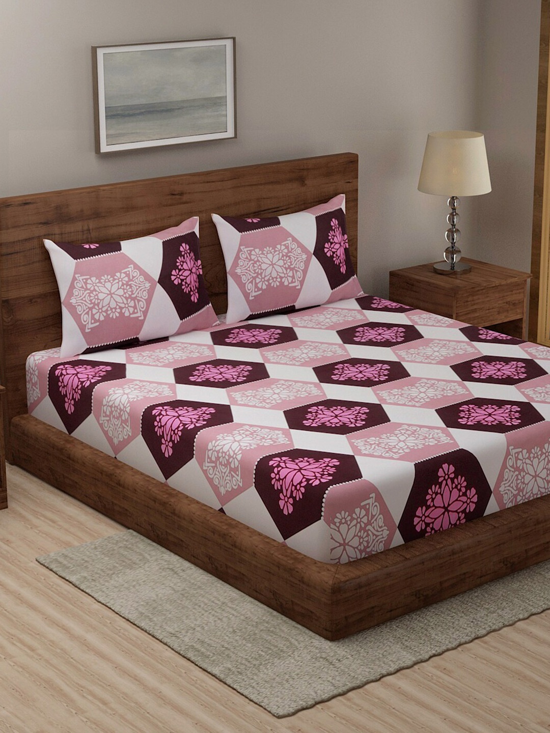 

TAG 7 Red & Pink Geometric 210 TC Cotton 2 King Bedsheet with 4 Pillow Covers