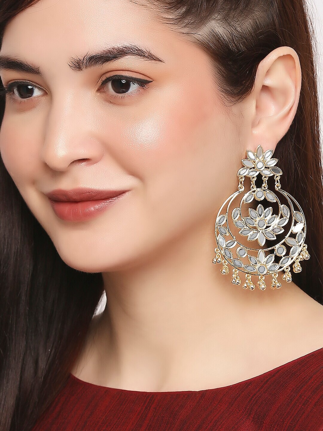 

OOMPH Gold-Toned Mirror & Kundan Studded Circular Chandbalis Earrings