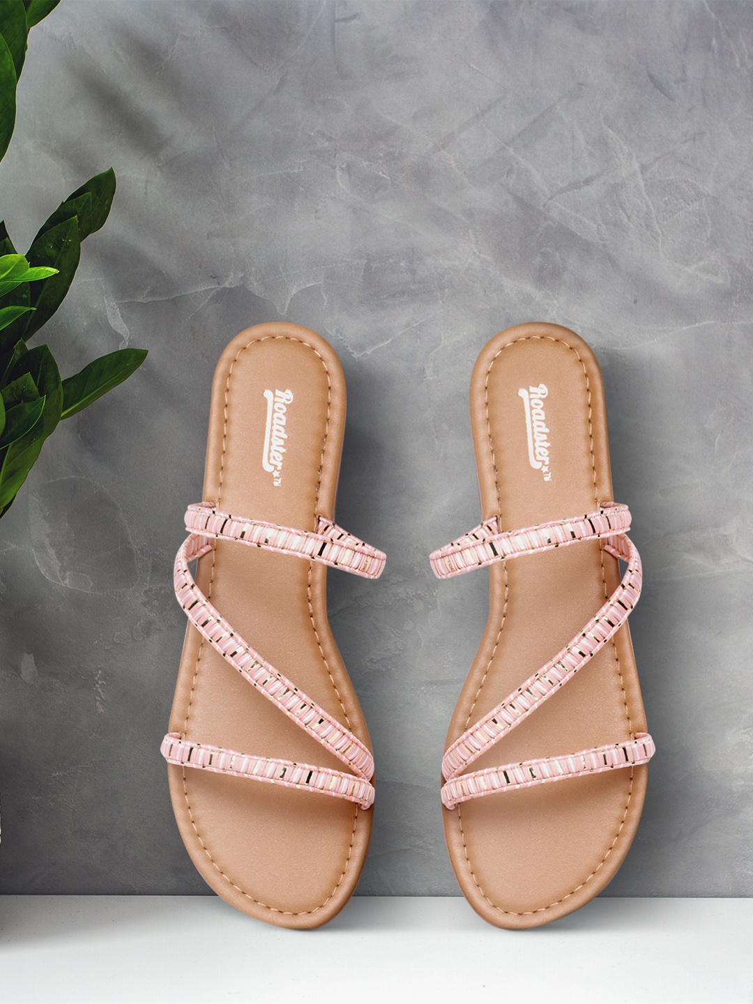 

Roadster Women Pink & Gold-Toned Striped Open Toe Flats