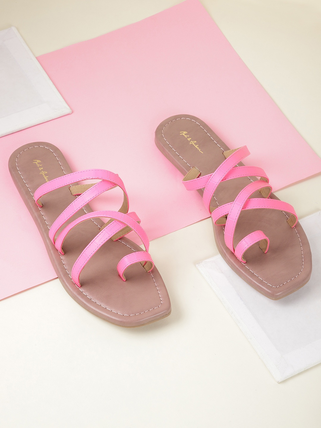 

Mast & Harbour Women Neon Pink Croc Textured One Toe Flats