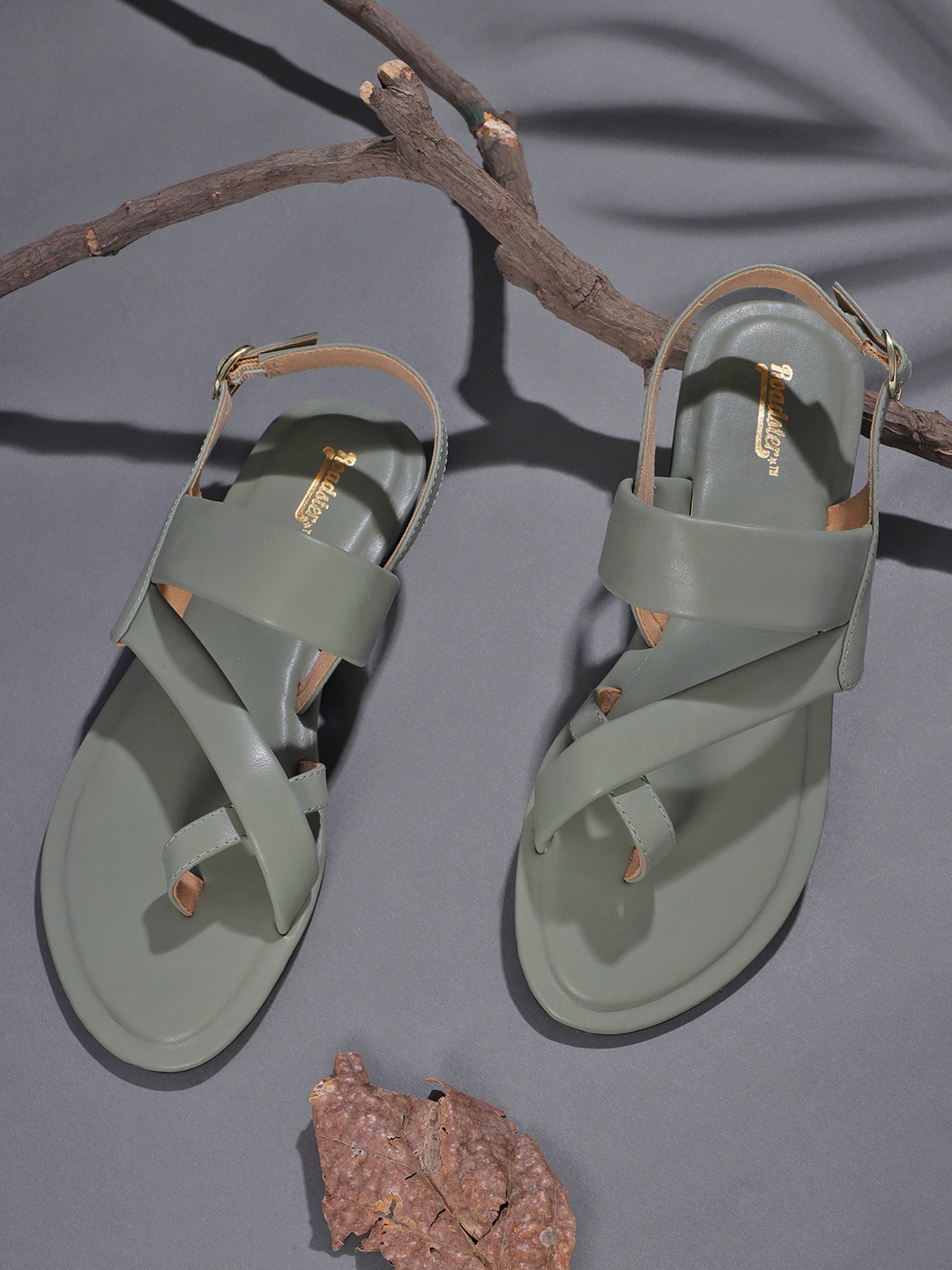 

Roadster Women Olive Green One Toe Flats
