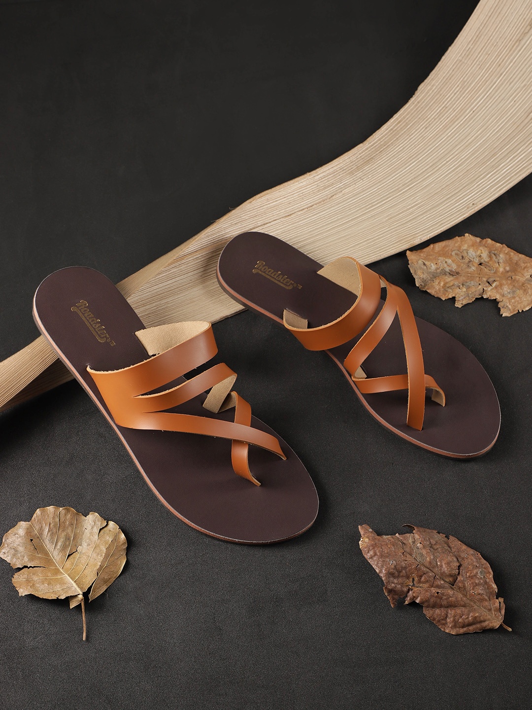 

Roadster Women Tan Brown One Toe Flats