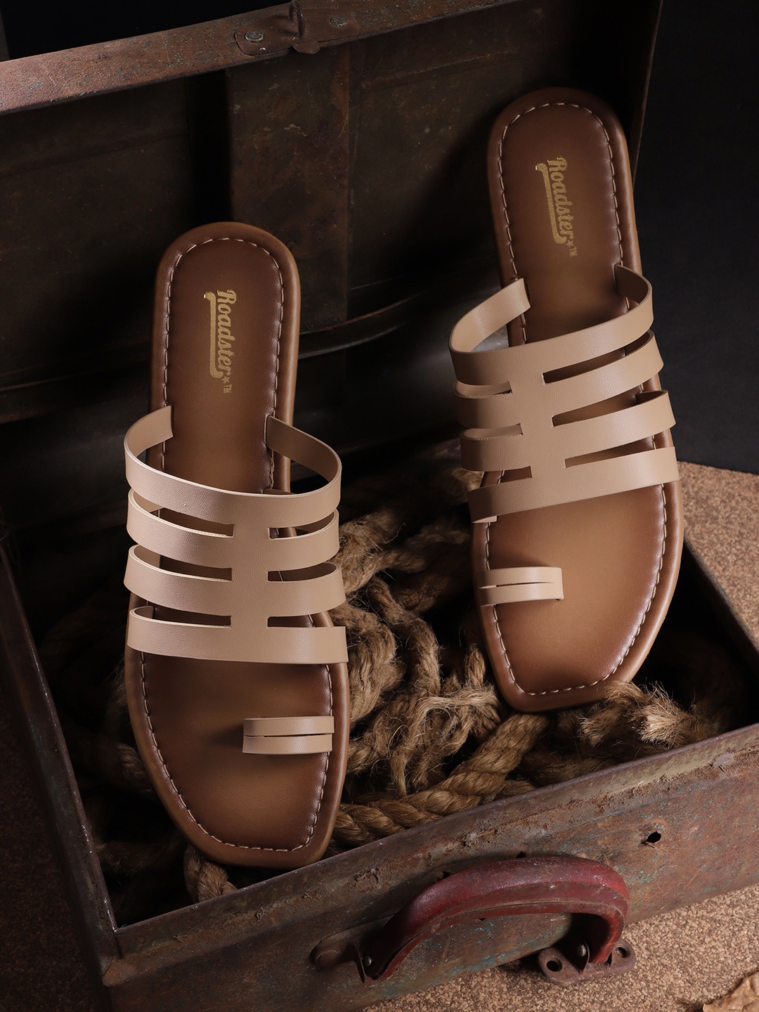 

Roadster Women Beige One Toe Flats