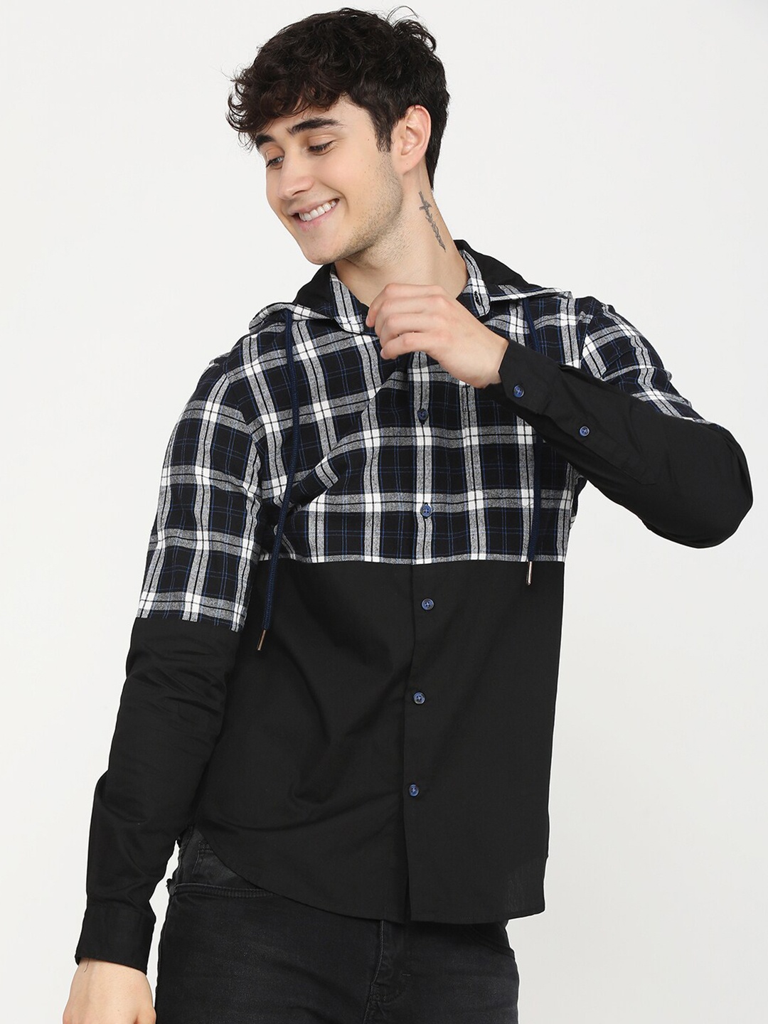 

HIGHLANDER Men Black Cotton Slim Fit Tartan Checks Opaque Checked Casual Shirt