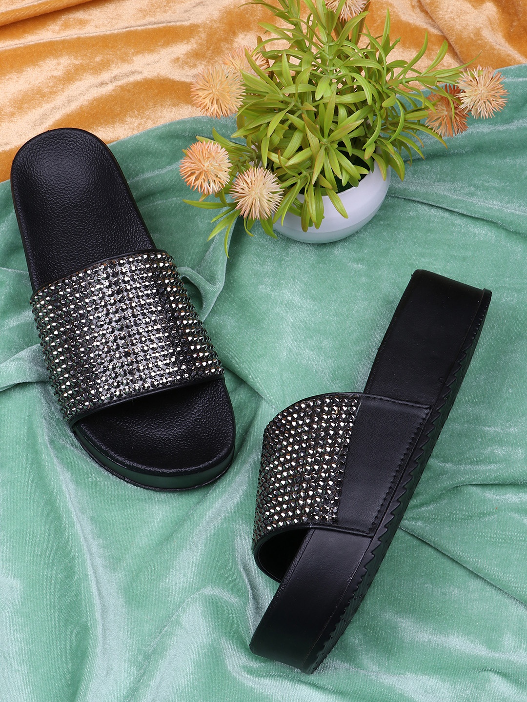 

Shoetopia Black Embellished Flatform Sandals