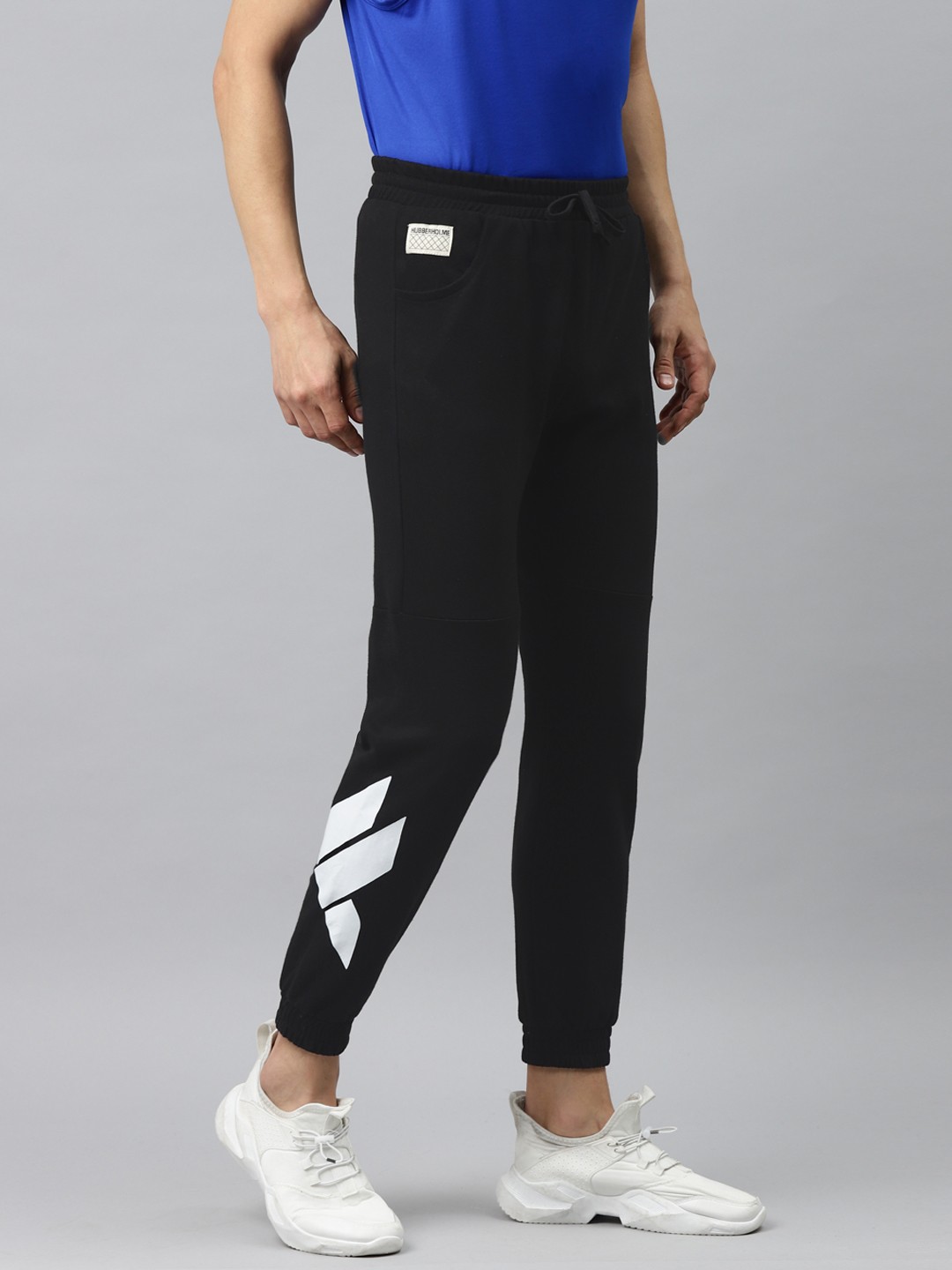 

Hubberholme Men Black Solid Regular Joggers