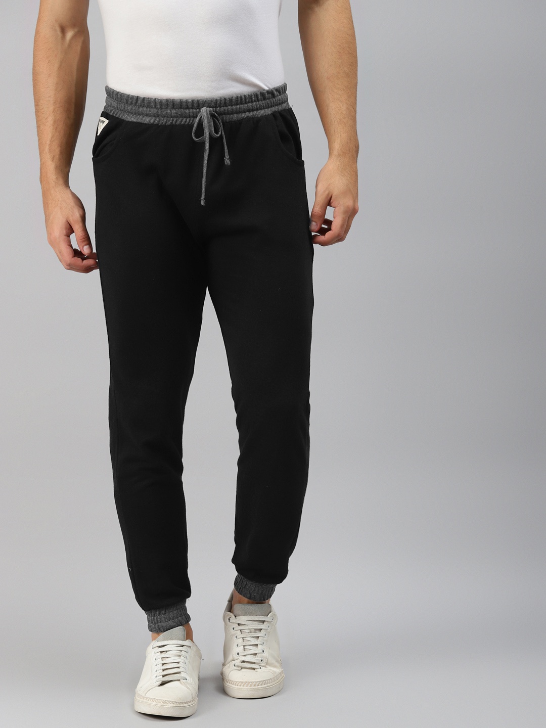 

Hubberholme Men Black Cotton Solid Joggers