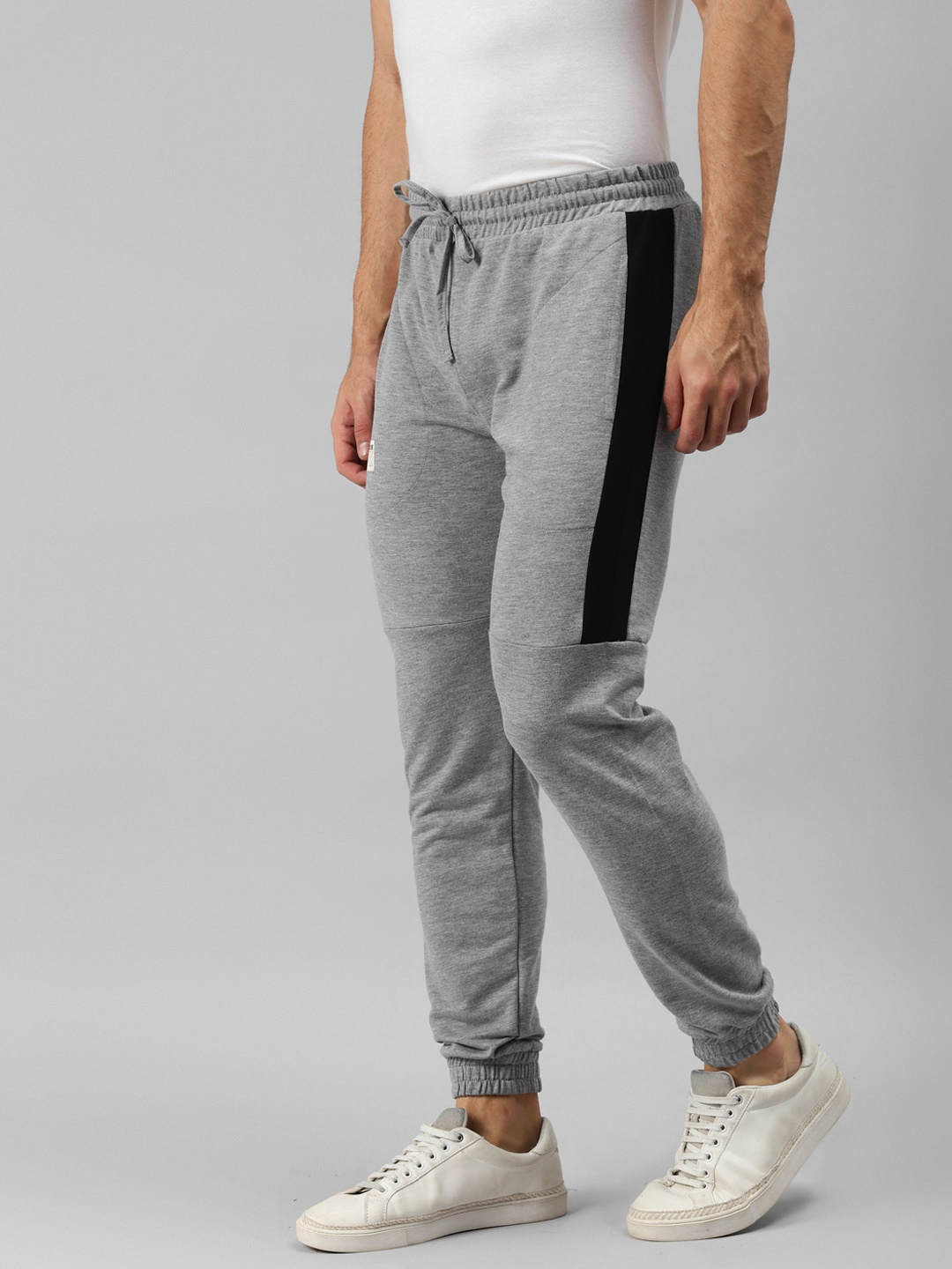 

Hubberholme Men Grey Solid Joggers