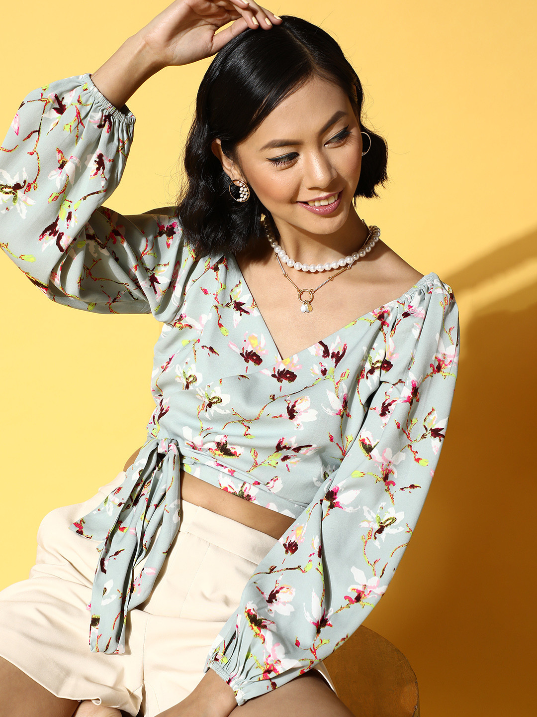 

Berrylush Mint Green Floral Print Fitted Crop Top