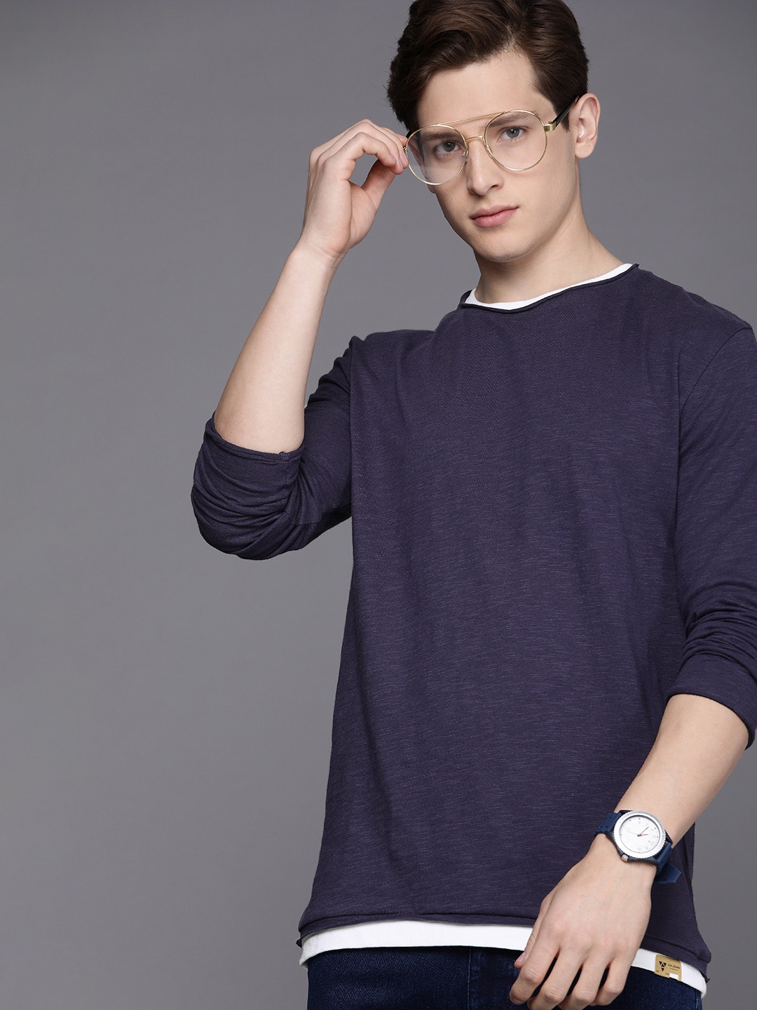 

Voi Jeans Men Purple Contrast Taping T-shirt