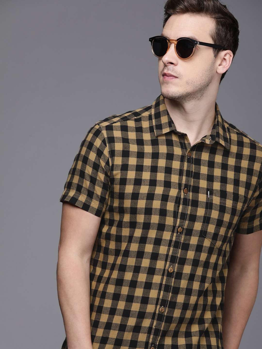 

Voi Jeans Men Khaki & Black Slim Fit Buffalo Checked Pure Cotton Casual Shirt