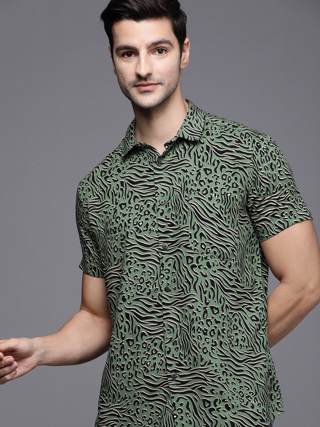 

Voi Jeans Men Olive Green & Black Slim Fit Printed Casual Shirt