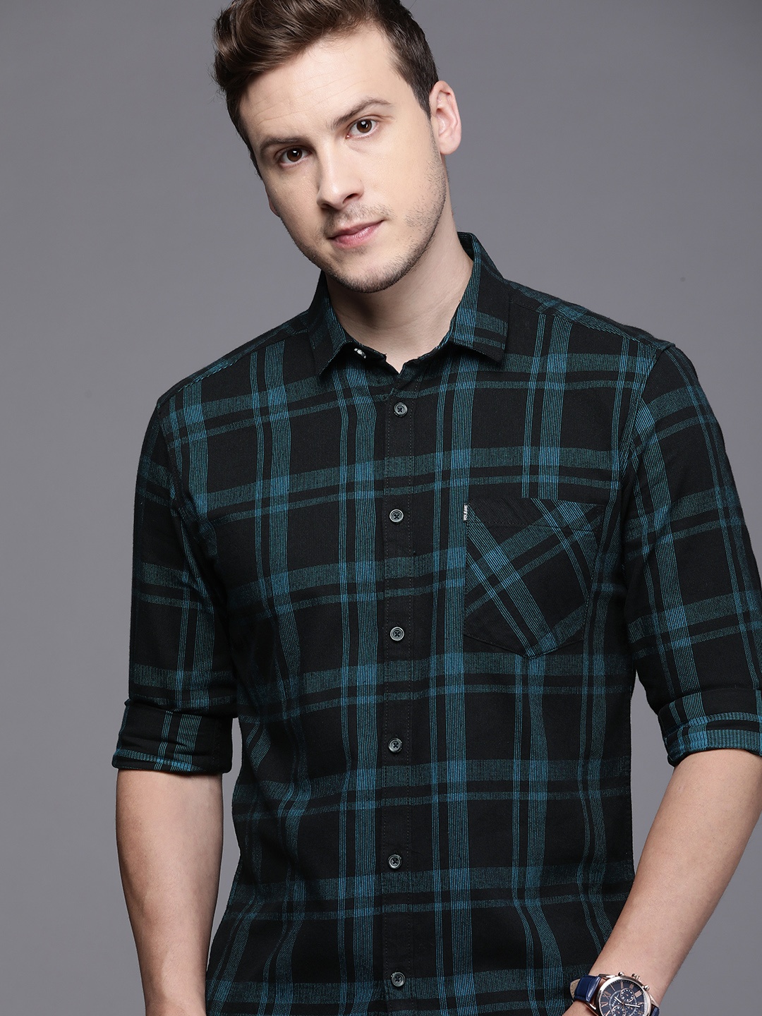 

Voi Jeans Men Navy Blue Slim Fit Tartan Checked Pure Cotton Casual Shirt