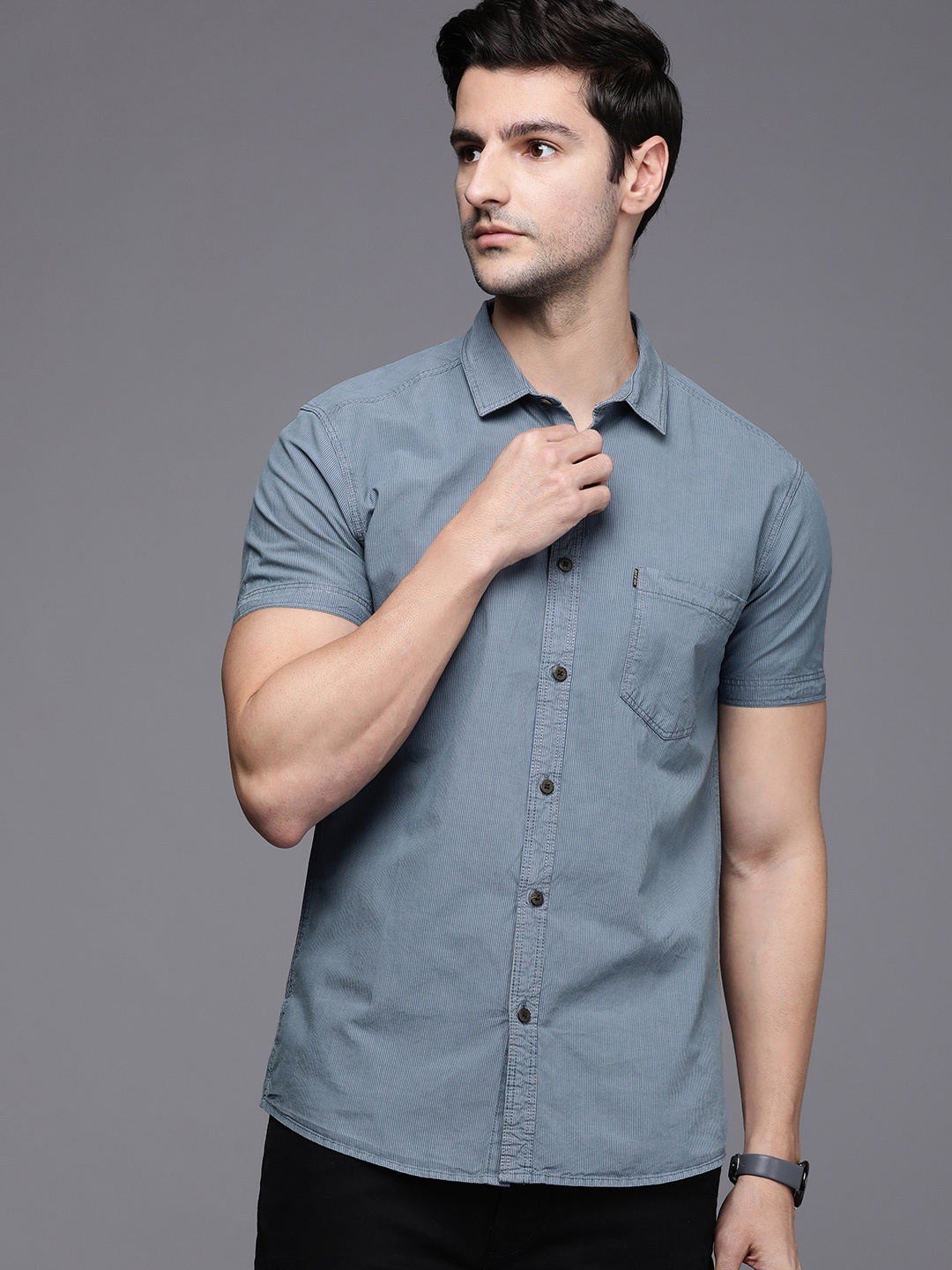 

Voi Jeans Men Blue Slim Fit Self-Striped Pure Cotton Casual Shirt