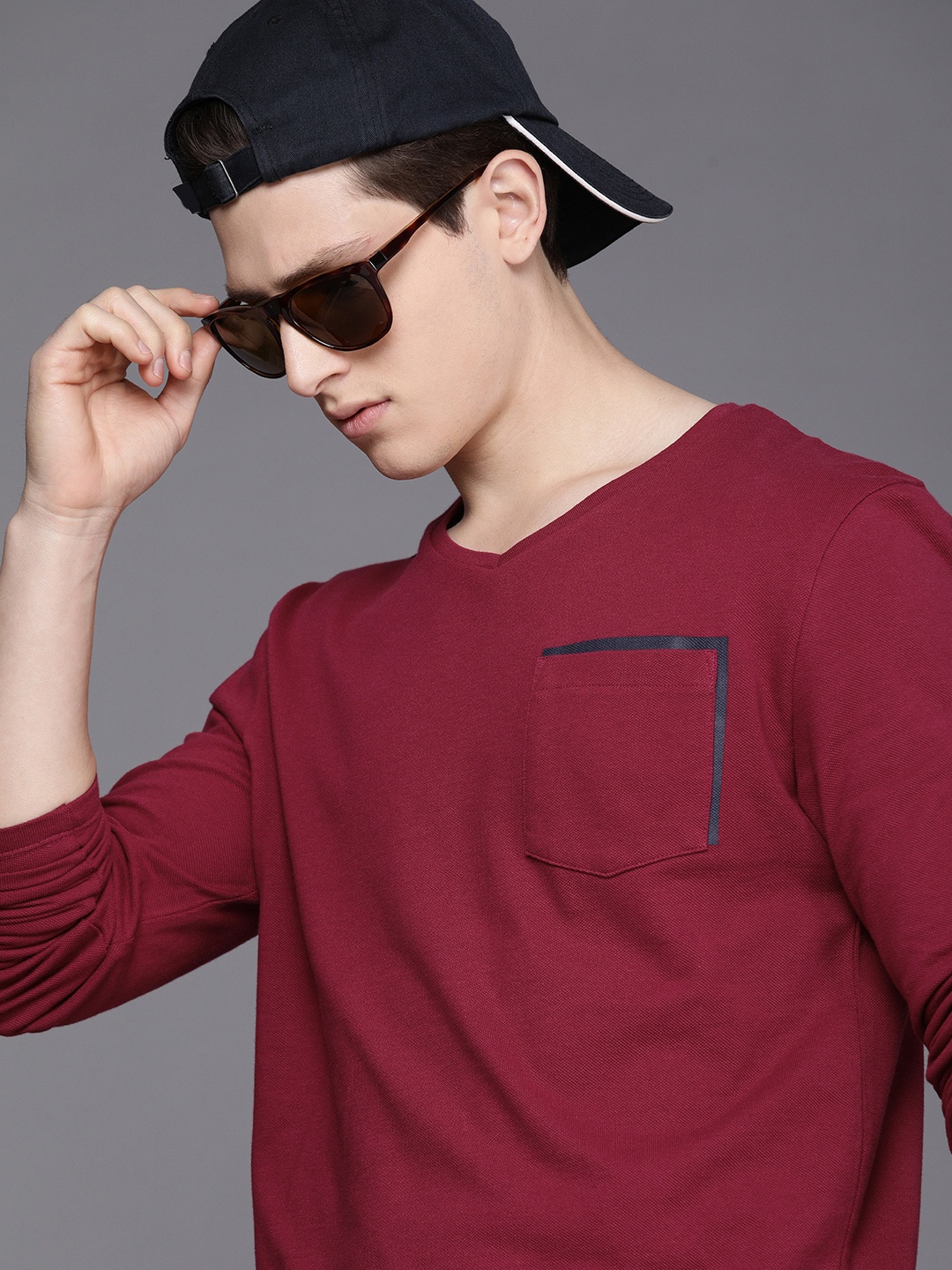 

Voi Jeans Men Red T-shirt