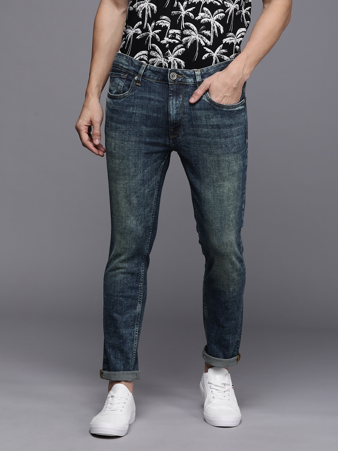 

Voi Jeans Men Blue Skinny Fit Heavy Fade Stretchable Jeans