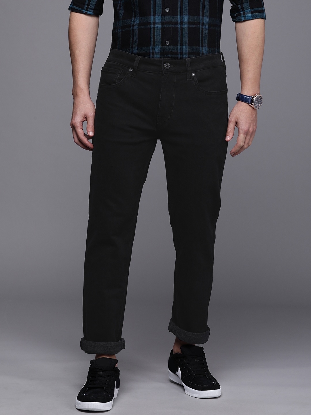

Voi Jeans Men Black Borris Slim Tapered Fit Stretchable Jeans