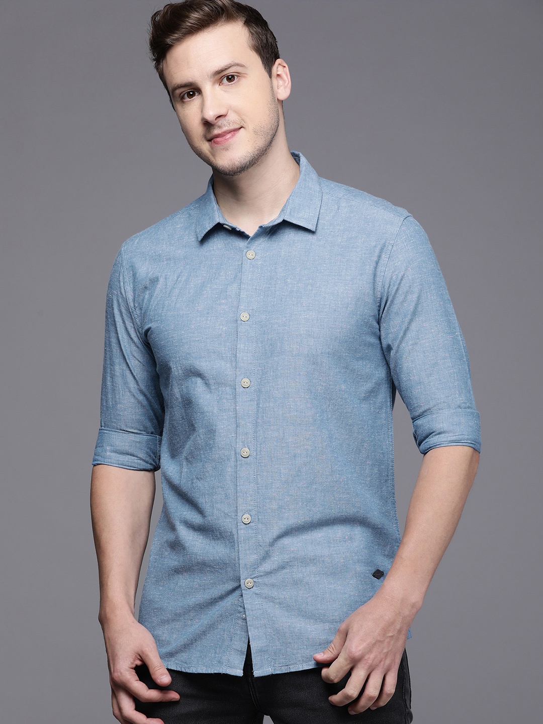 

Voi Jeans Men Blue Slim Fit Pure Cotton Casual Shirt
