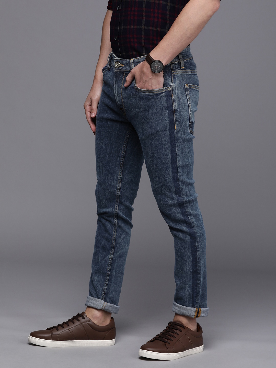 

Voi Jeans Men Blue Skinny Fit Light Fade Stretchable Jeans