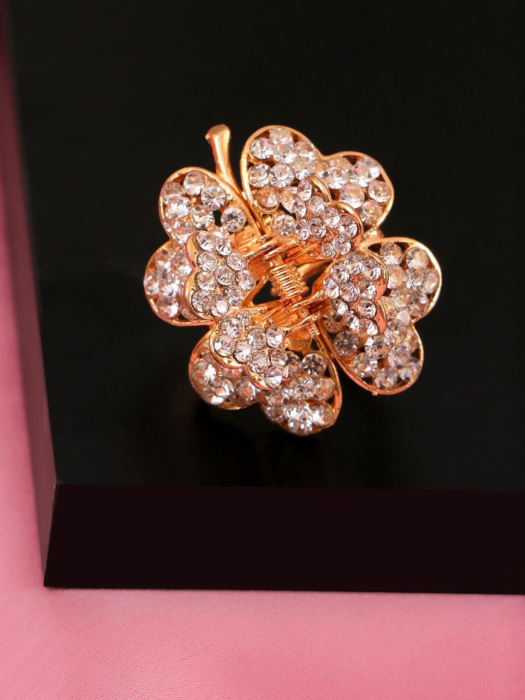 

Crunchy Fashion Women Gold-Toned & White Embellished Claw Clip