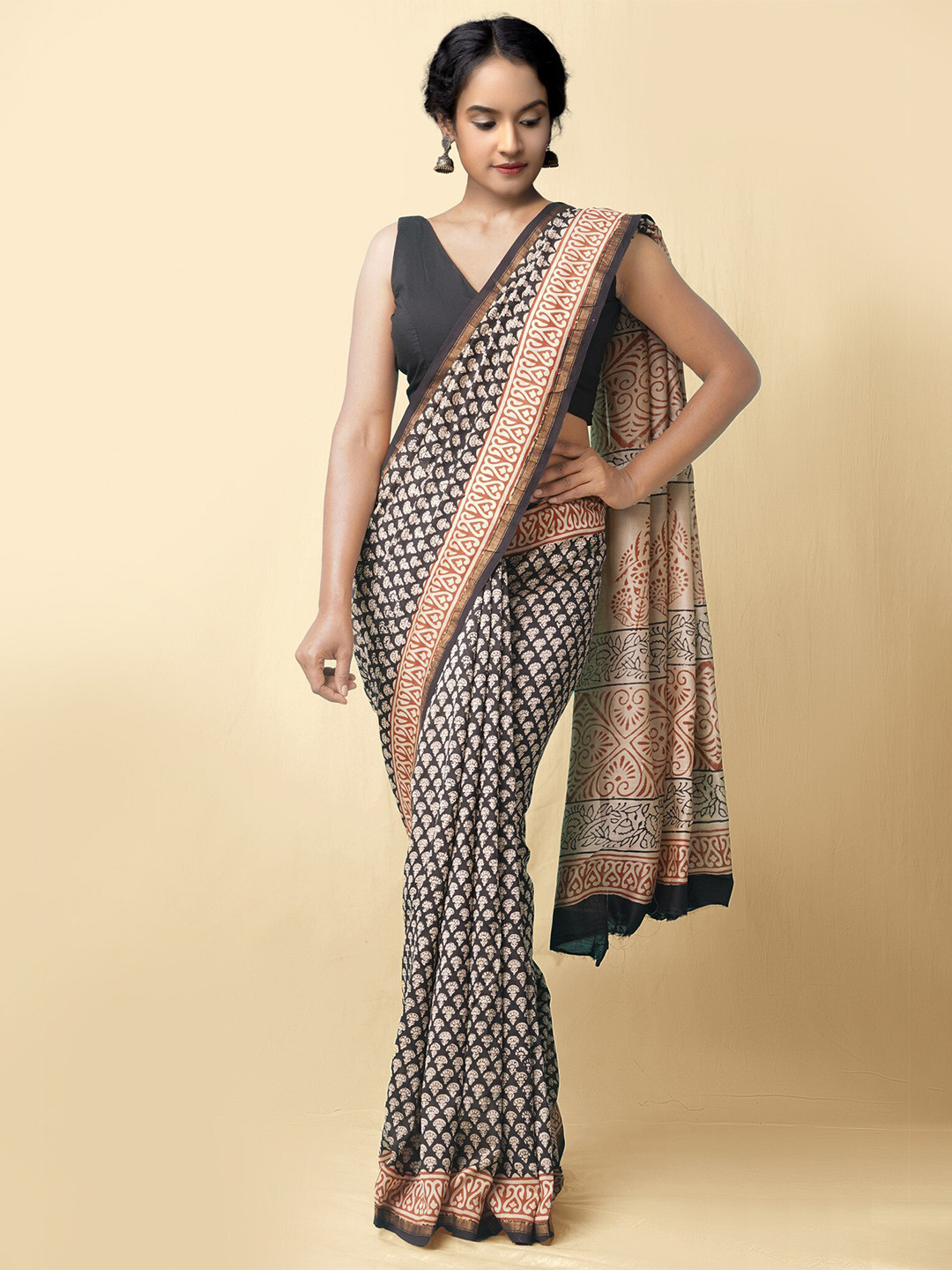 

Unnati Silks Black & Red Ethnic Motifs Zari Silk Cotton Chanderi Saree