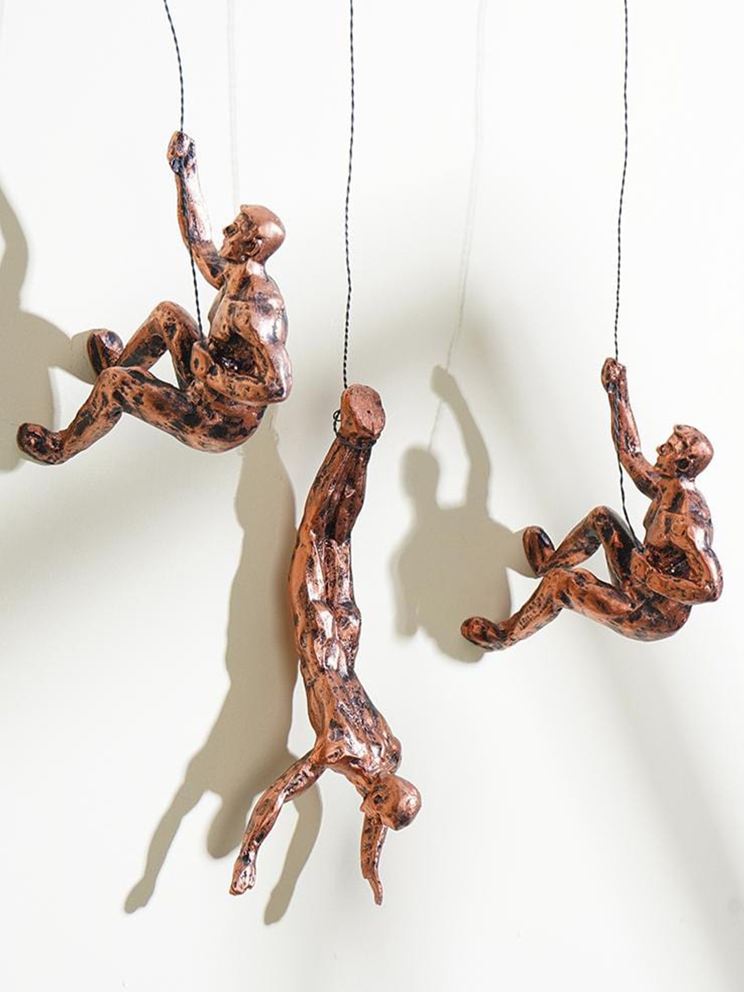 

THE ARTMENT 1pc Brown & Black Climbing Men Sculpture Wall Hanging