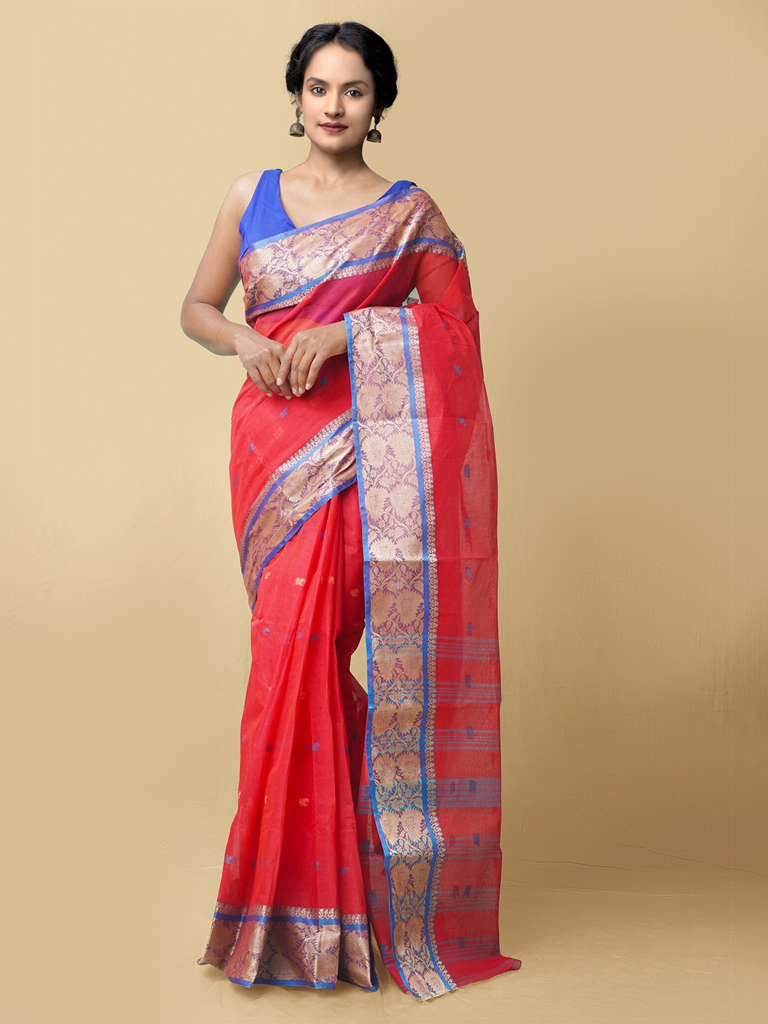 

Unnati Silks Red & Gold-Toned Woven Design Zari Pure Cotton Taant Saree