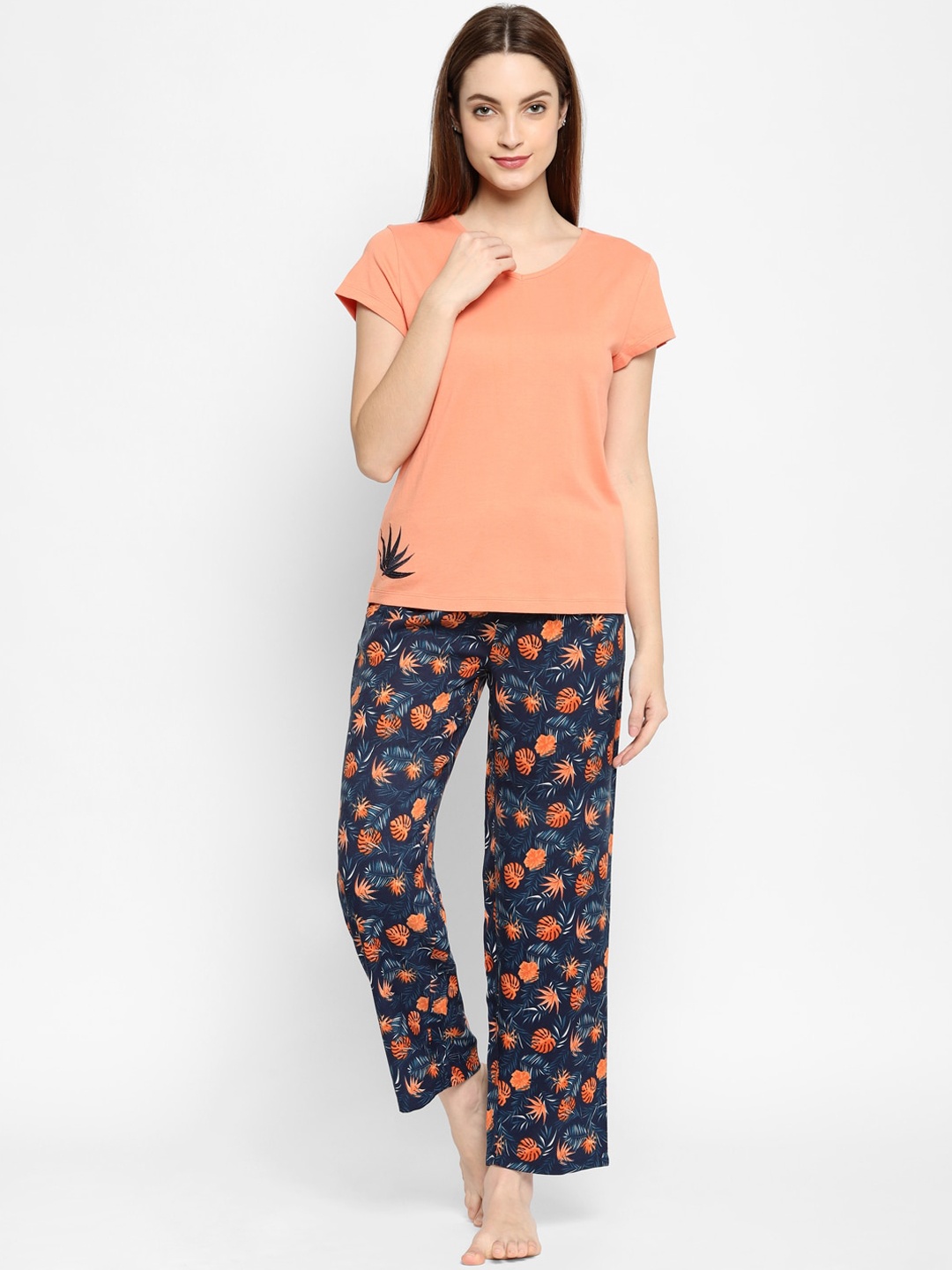 

HOUSE OF KKARMA Women Peach-Coloured & Navy Blue Night suit