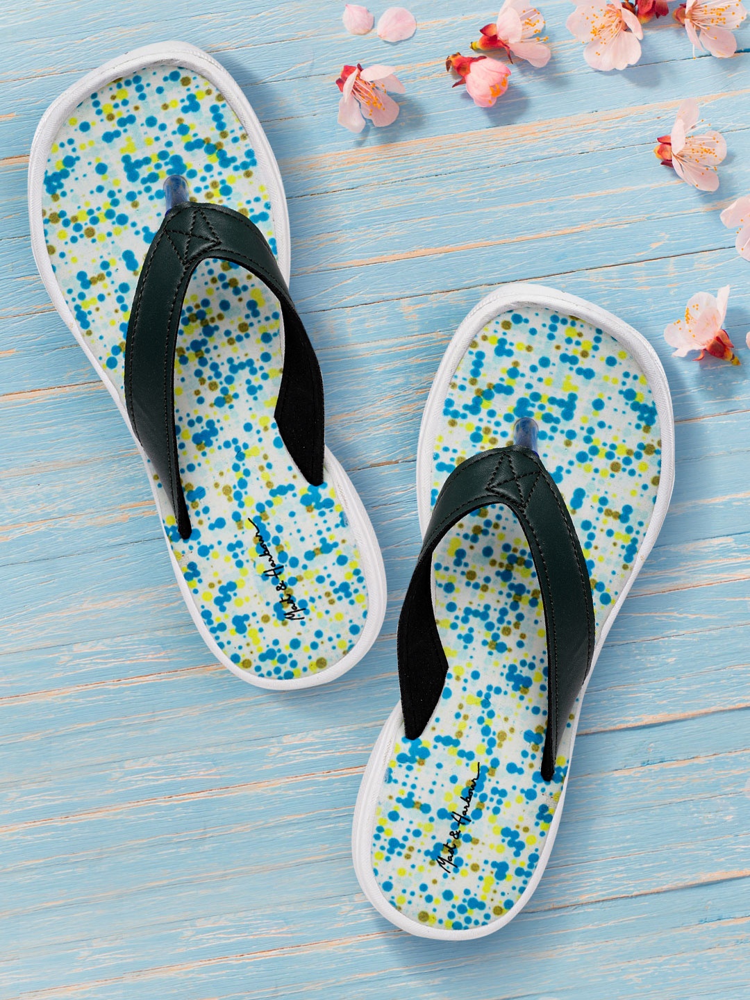 

Mast & Harbour Women White & Black Geometric Print Thong Flip-Flops