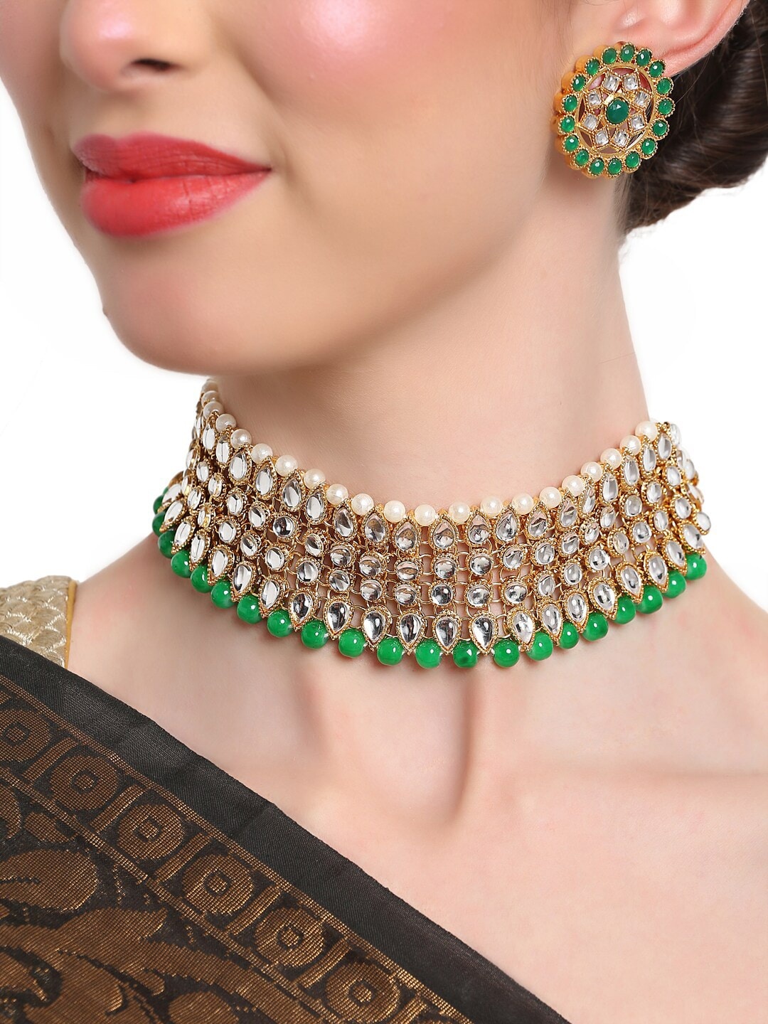 

Shining Diva Woman Green Stone Jewellery Set