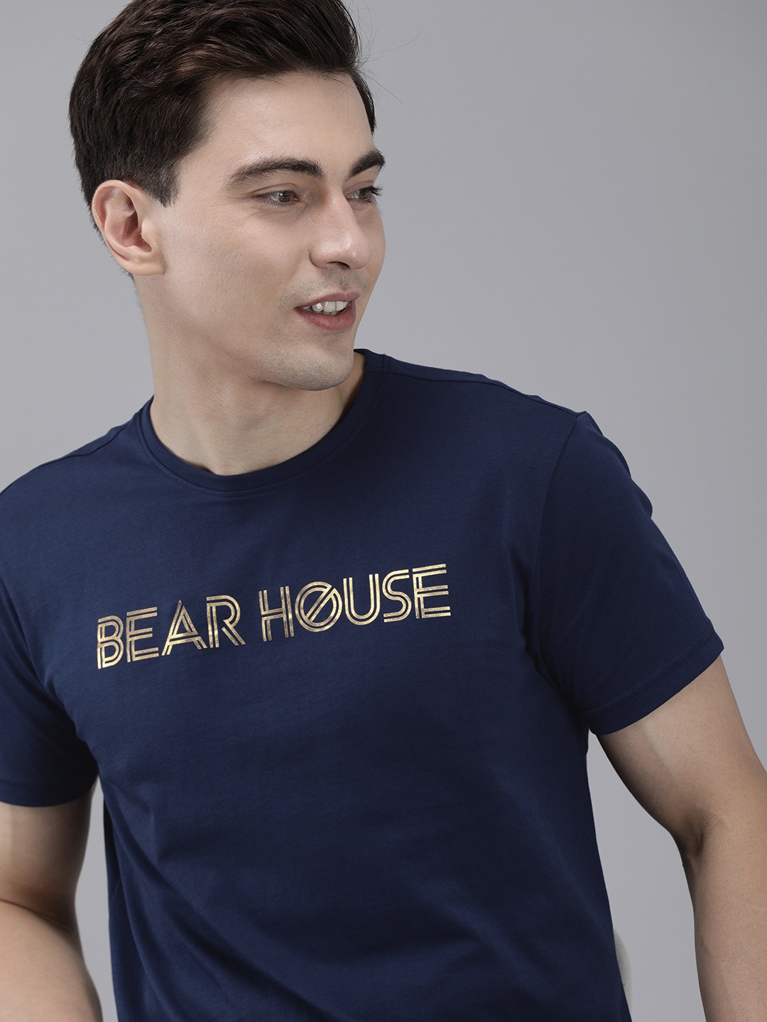 

THE BEAR HOUSE Men Blue Foil Printed Pure Cotton Slim Fit T-shirt