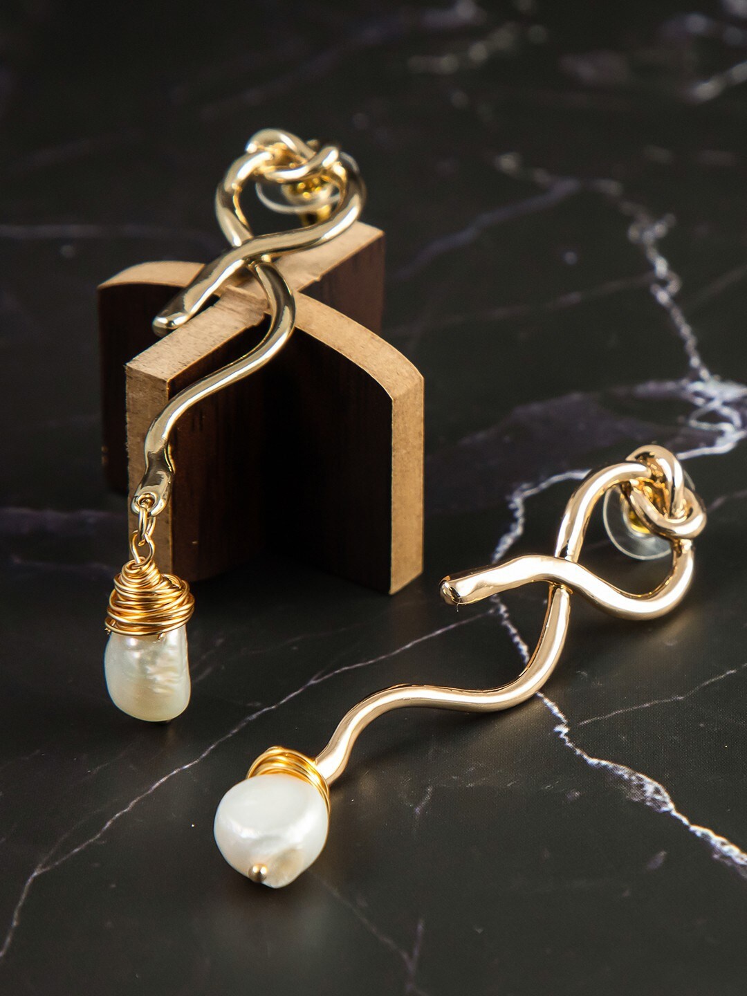 

anore Women Gold-Plated Contemporary Pearl Drop Earrings