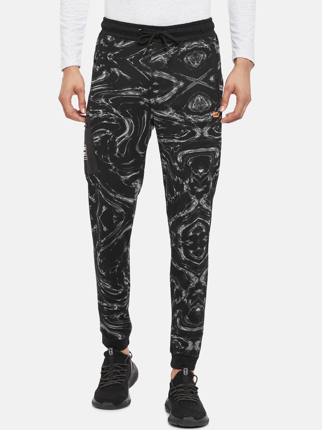 

Ajile by Pantaloons Men Black & White Printed Pure Cotton Track Pants