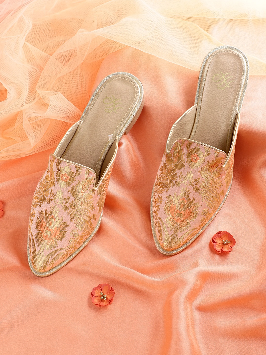 

House of Pataudi Women Peach-Coloured & Gold-Toned Handcrafted Woven Design Mules