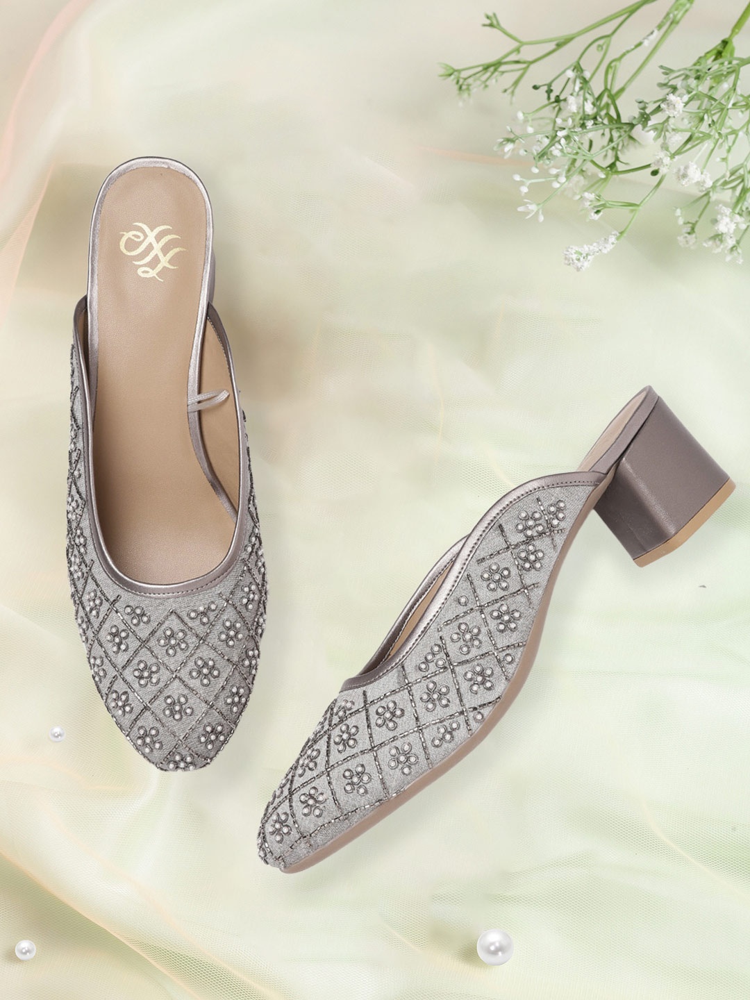

House of Pataudi Grey & & Silver-Toned Embellished Handcrafted Heeled Mules