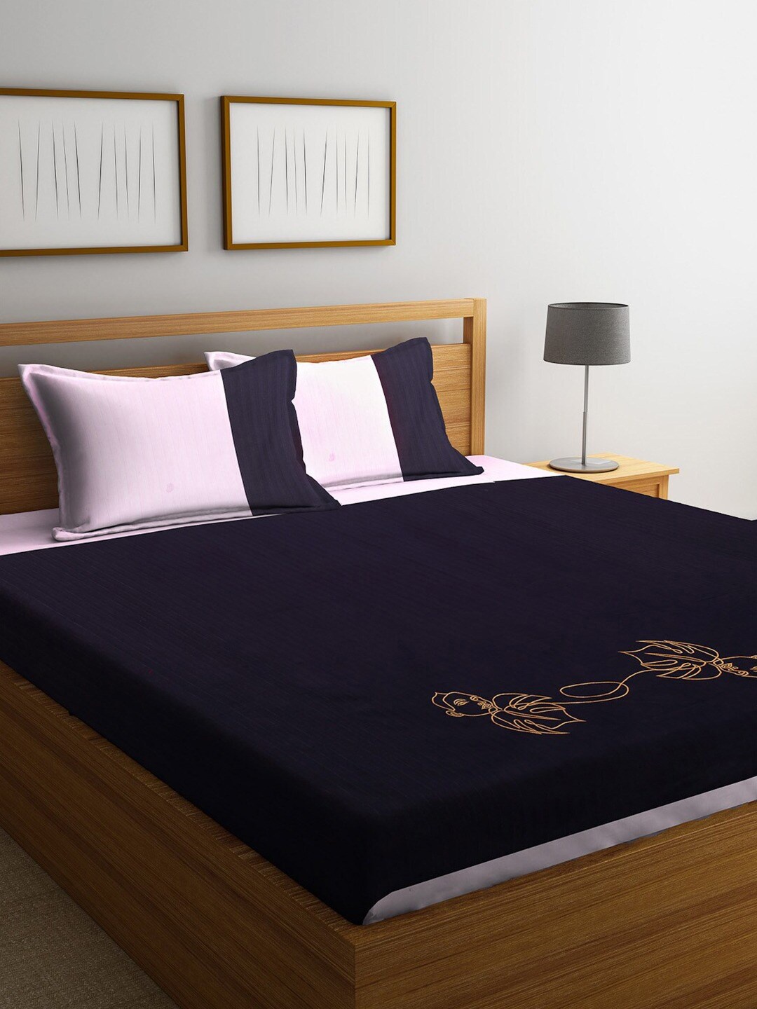 

DECOREALM Black & Gold-Toned Floral 300 TC Queen Bedsheet with 2 Pillow Covers