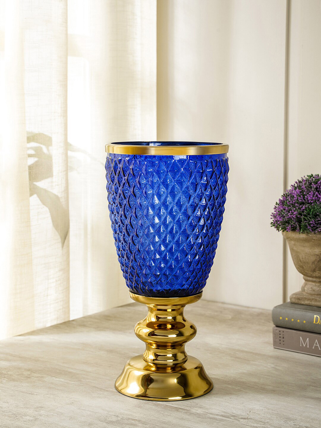 

Pure Home and Living Gold-Toned & Blue Crystalline Candle Holder