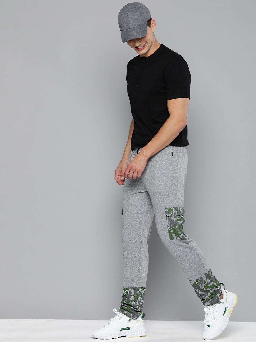 

HERE&NOW Men Slate Grey Colourblocked Mid Rise Joggers Trackpants