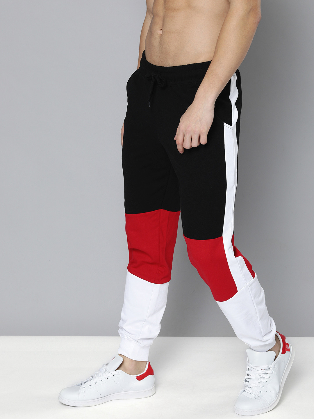

HERE&NOW Men Black & White Colourblocked Pure Cotton Joggers