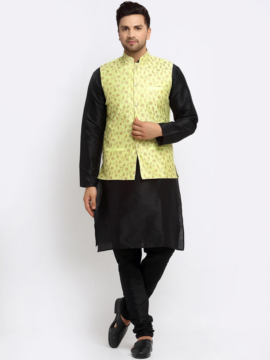 

KRAFT INDIA Men Kurta and Churidar with Embroidered Nehru jacket, Black