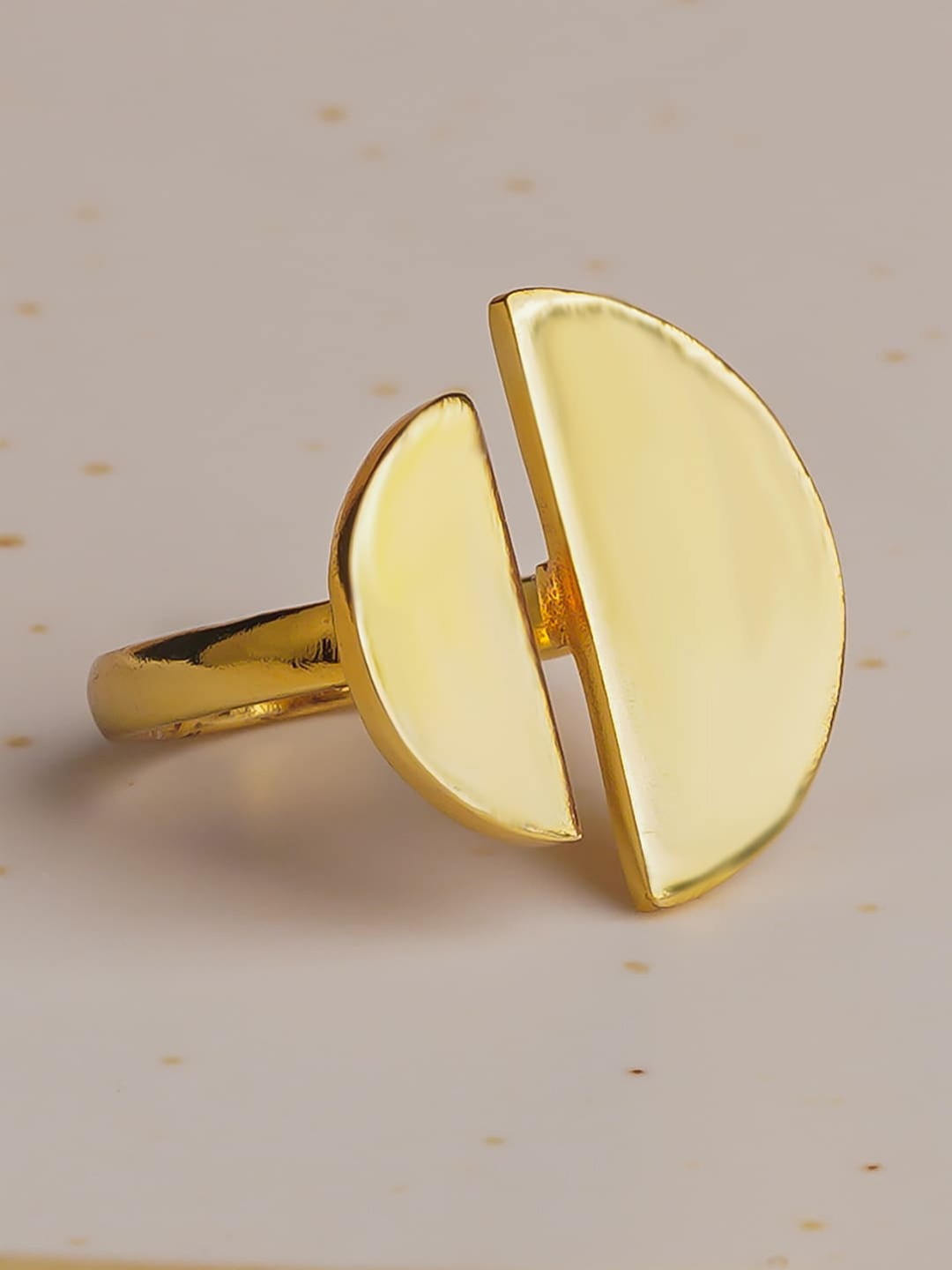 

Queen Be Gold-Plated Adjustable Finger Ring