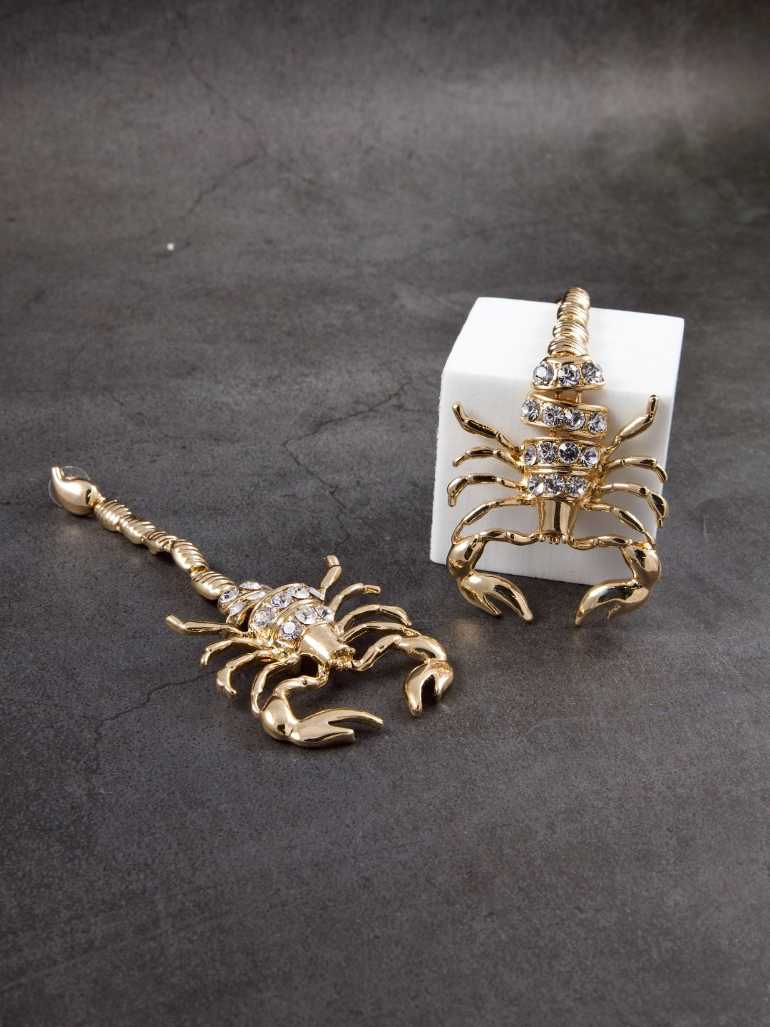 

anore Women Gold-Plated Cleopatra Scorpion Drop Earrings