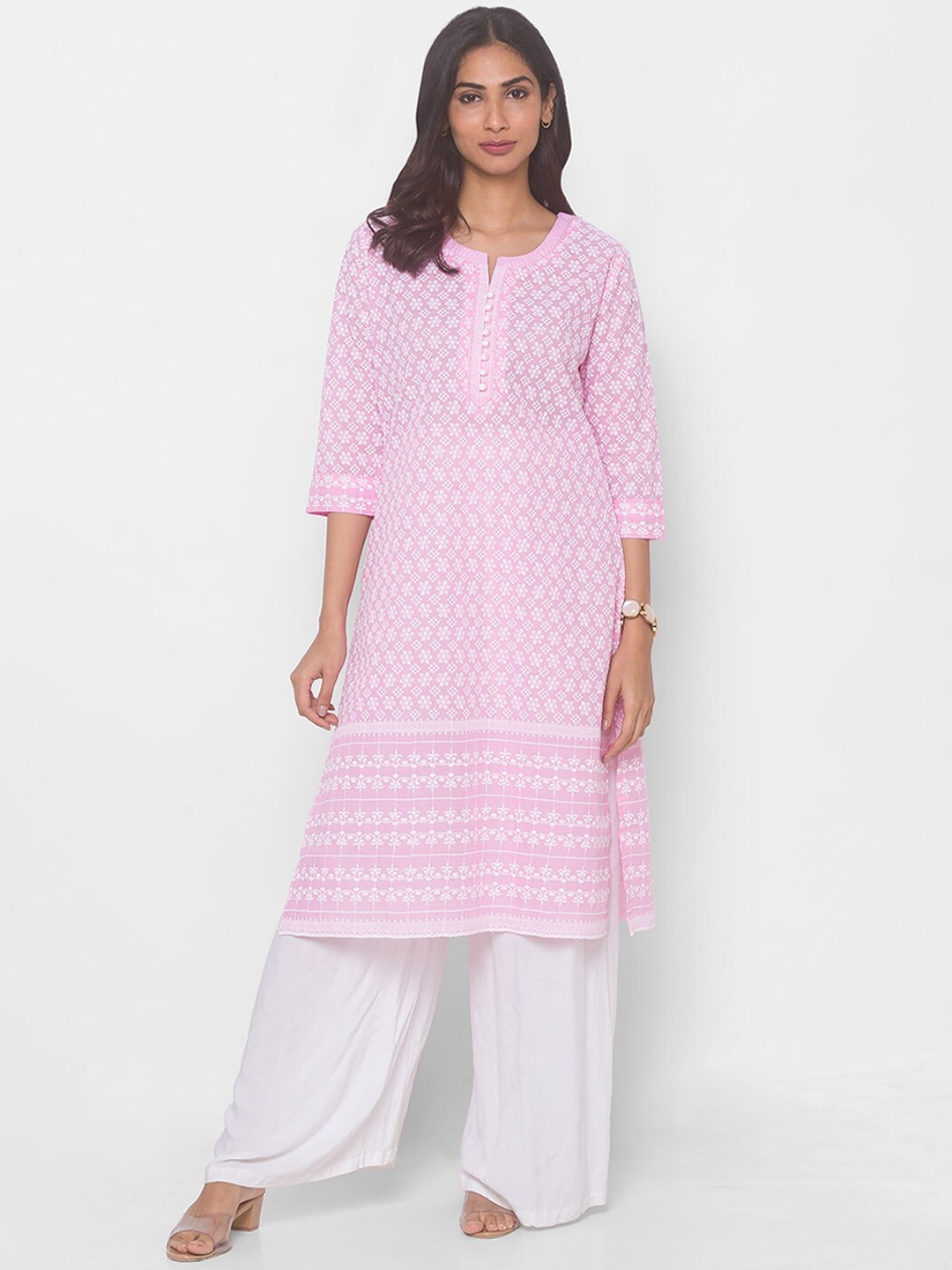 

ZOLA Women Pink Geometric Embroidered Chikankari Kurta