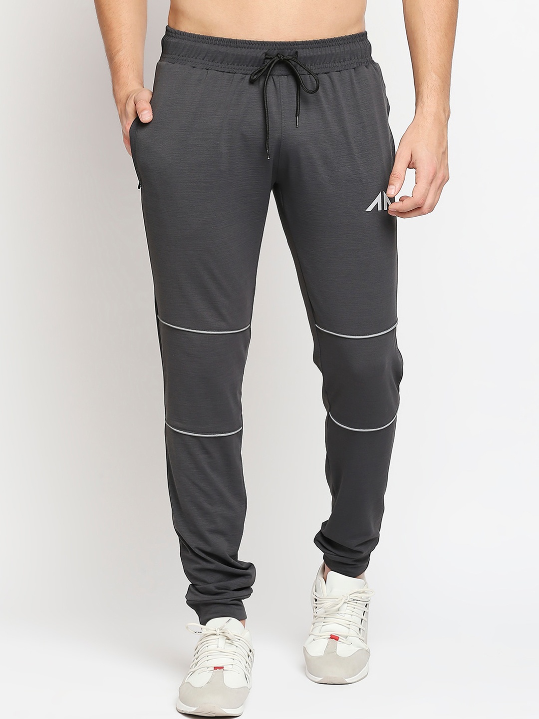 

AESTHETIC NATION Men Grey Solid Joggers